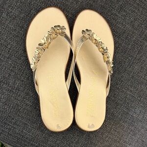 Italian Shoemakers Size 8 1/2 Gold Flower Sandals